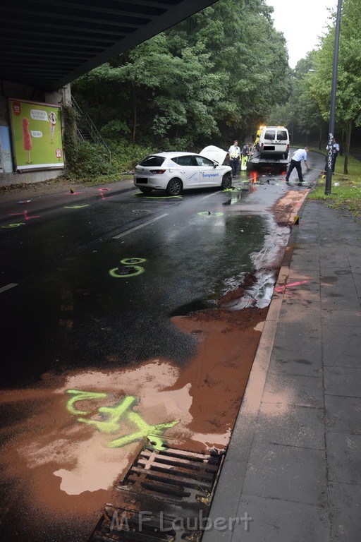 VU Frontal Koeln Hoehenhaus Berlinerstr vor Leuchterstr P57.JPG - Miklos Laubert